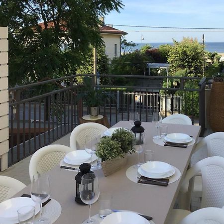 Stella Di Mare Apartment Rimini Bagian luar foto