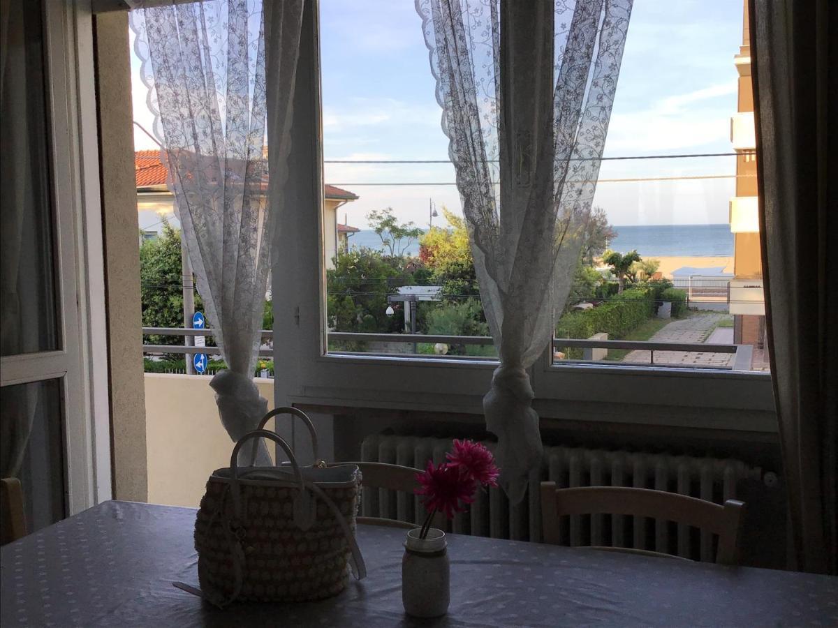 Stella Di Mare Apartment Rimini Bagian luar foto